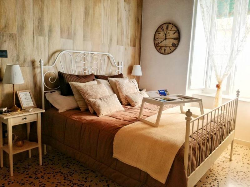 Elegant B&B - Il Vicolo Storico Salerno Eksteriør bilde