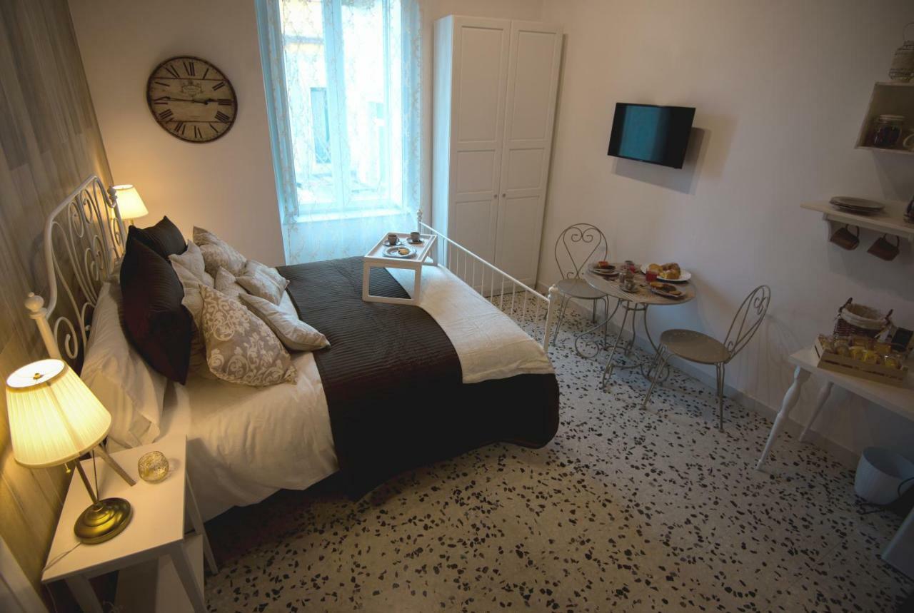 Elegant B&B - Il Vicolo Storico Salerno Eksteriør bilde