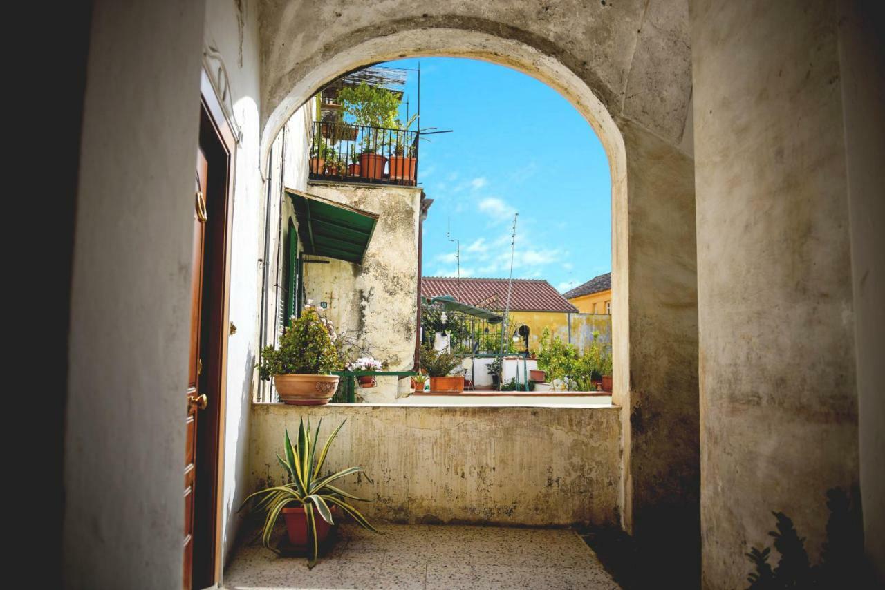 Elegant B&B - Il Vicolo Storico Salerno Eksteriør bilde